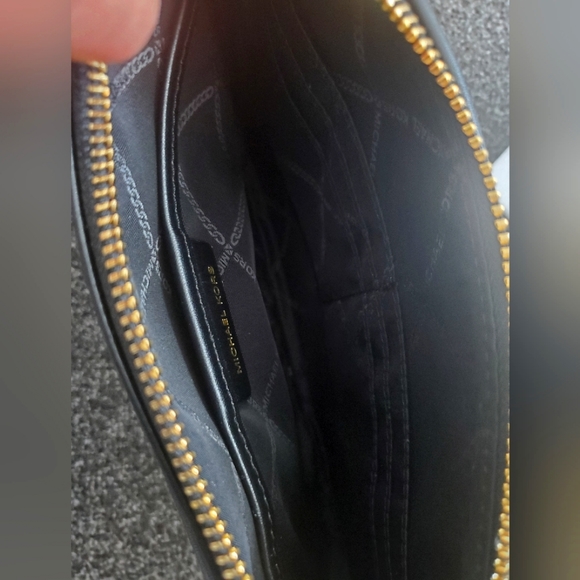 Michael Kors Jet Set Charm Wrislet - Picture 6 of 7